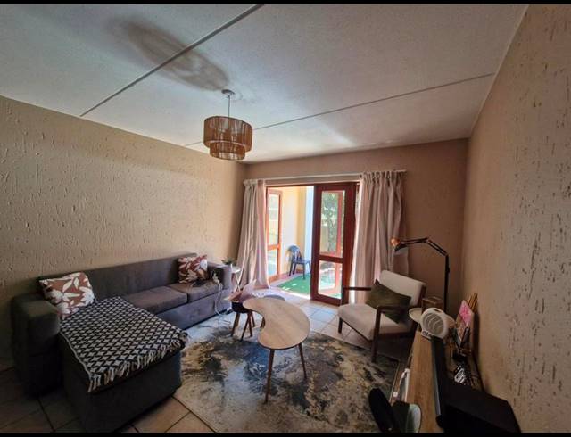 2 BEDROOM APARTMENT FOR SALE IN FERNDALE